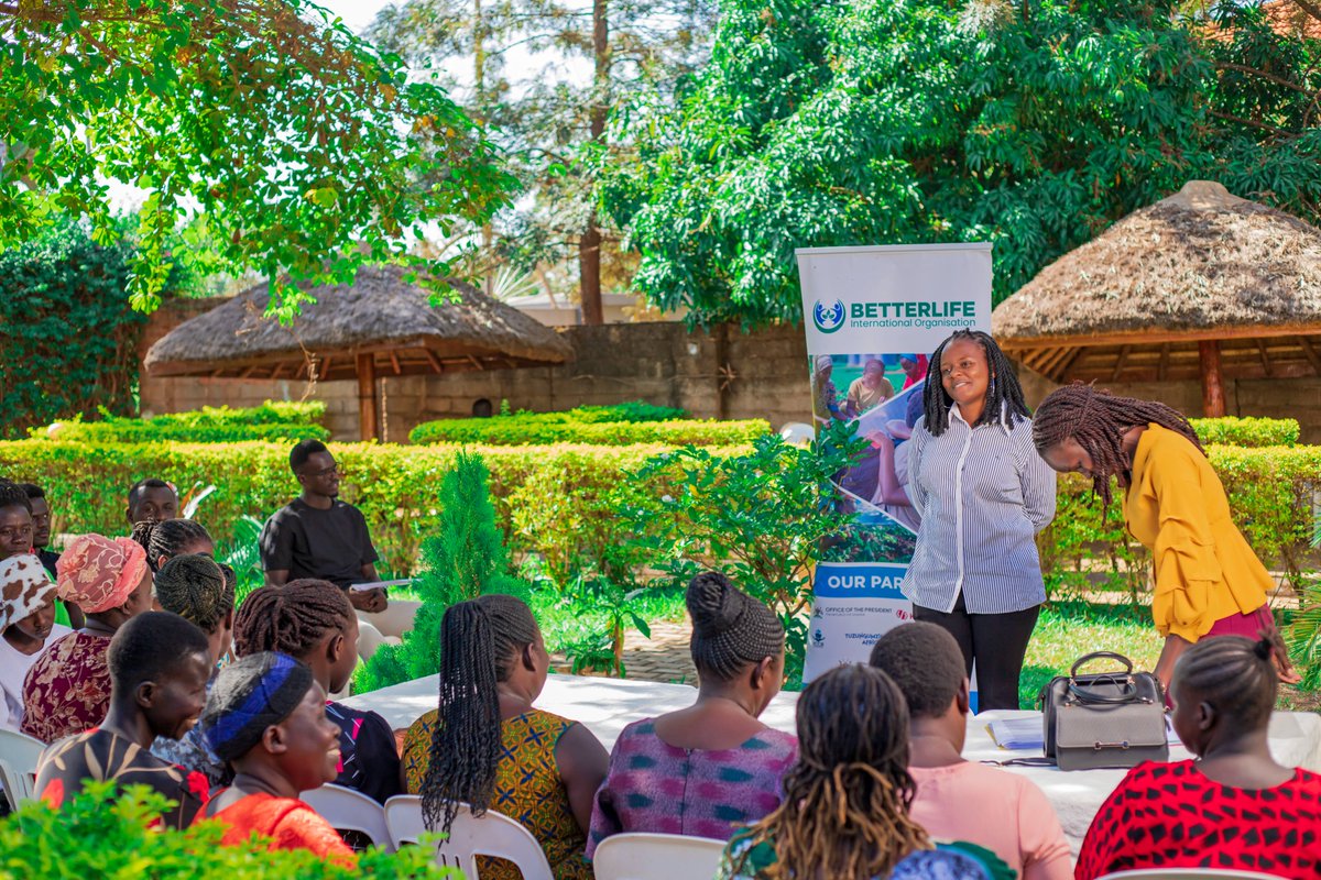 BetterLife_Int's tweet photo. PICTORIAL: Empowering women farmers in Soroti! 🌱

We launched the Women’s Action Circle Model alongside @farmradioug  to boost women’s engagement in climate-resilient farming.

Here’s a look at some of our highlights 🧵👇

#betterlifeinternational