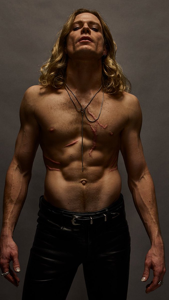 lestatgothic's tweet photo. SAM REID eleito o homem mais sexy de 2026 por mim. https://t.co/b8fSRy61un