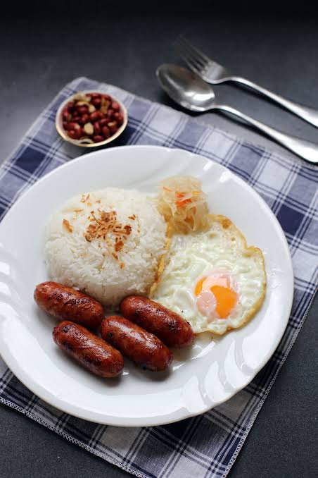 alnnnn256's tweet photo. What's good choice for breakfast? 🥞 
Tapsilog or longsilog? https://t.co/5LxYT60UCI