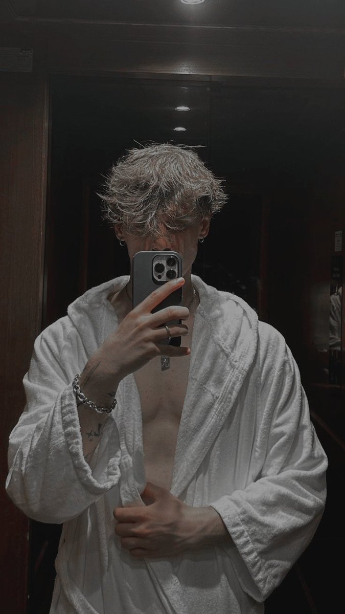 NERDSTARBOY's tweet photo. ㅤ
ㅤ
                     ( ♥️ ) THIS TO RECEIVE A DRUNK MESSAGE TEXT FROM THE NERD. 
ㅤ
ㅤ https://t.co/eIhTPIyshI
