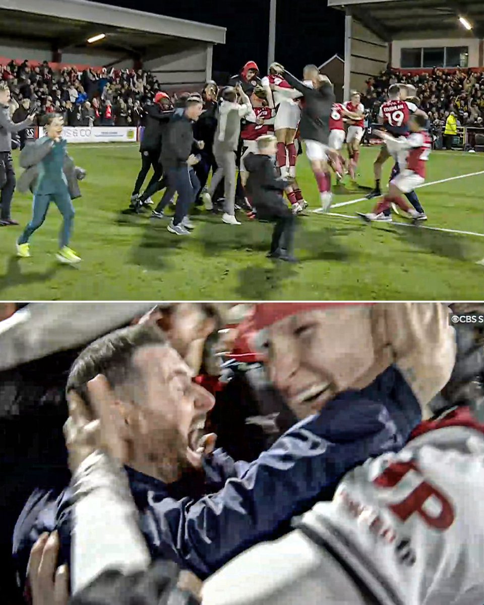 ESPNFC's tweet photo. LEAGUE TWO SIDE FLEETWOOD TOWN KNOCK ARSENAL OUT OF THE LEAGUE CUP ON PENS 😱

INCREDIBLE SCENES! https://t.co/2pOF2BLdxn