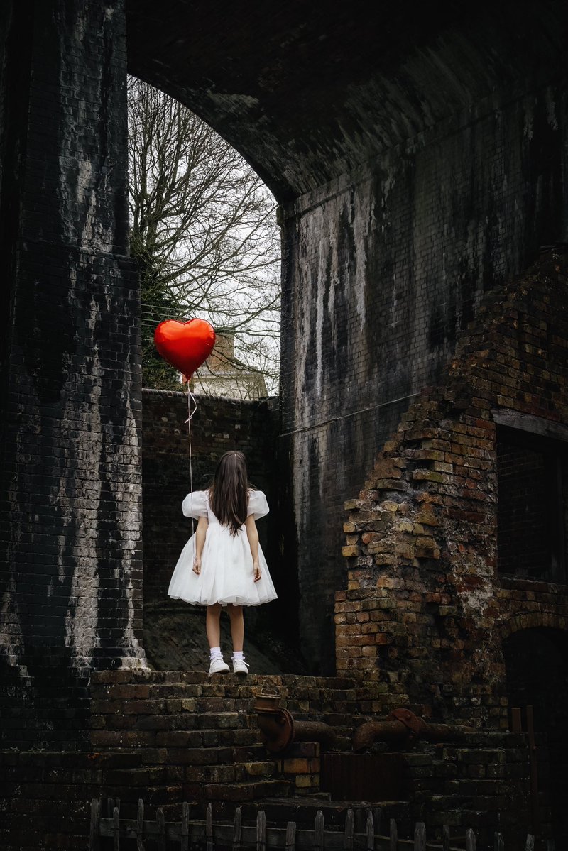 sashelka's tweet photo. Gm..Gn…ish 🖤

A couple of busy days and a minor identity crisis.
Currently getting reacquainted with the person in the mirror. We’ll discuss her later. 🙃

How have you been?🎈 https://t.co/wjpSnLwKGU