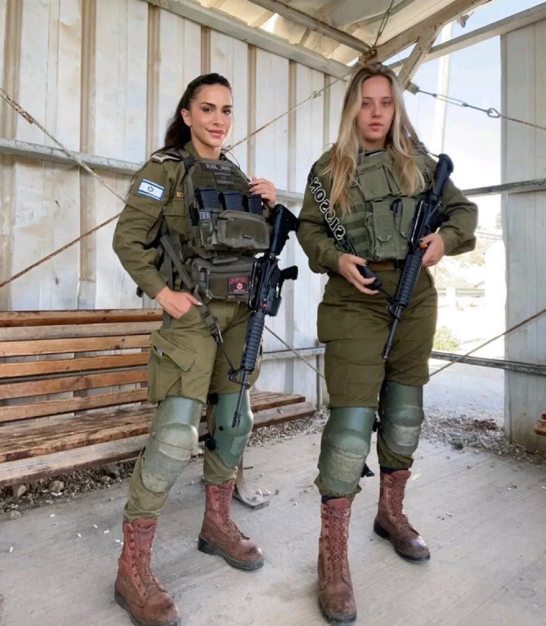 Manciokas100's tweet photo. What Islam hates. Beautiful strong women that can't be controlled by men https://t.co/WlsWmJ4v78