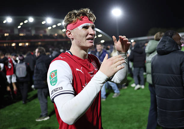 Mercado_Ingles's tweet photo. Fleetwood Town se encuentra en la posición 18 de la 4TA DIVISIÓN INGLESA, ganando solo 3 de sus ultimos 13 partidos en todas las competiciones y acaban de eliminar al vigente campeón de la Premier League por la Copa de la Liga. 😭🔴 https://t.co/adjF23IEJg