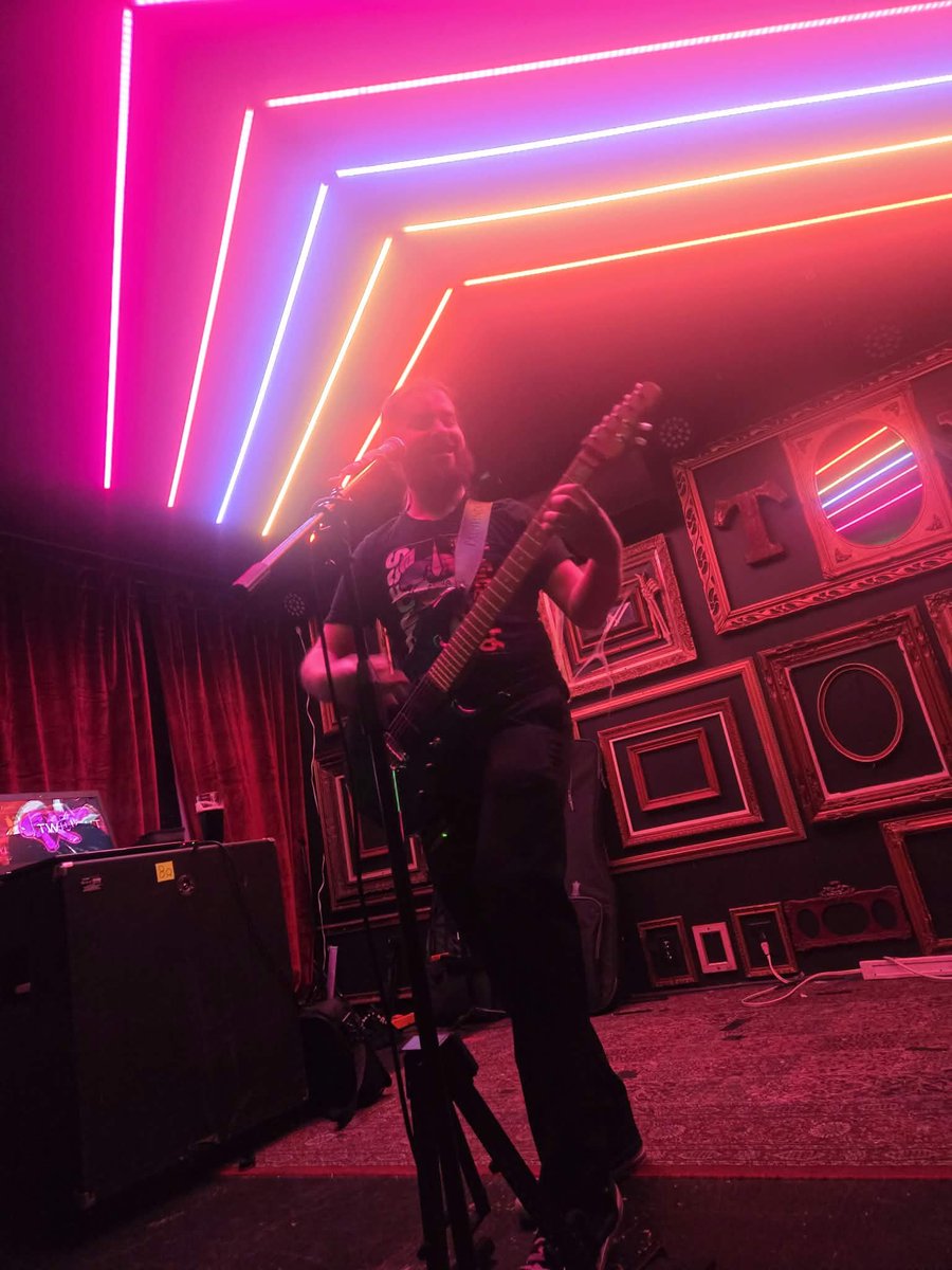 PFinder_Project's tweet photo. Here's a couple pics taken by my friend from last night
Reppin some of that @PWhateverer shirt (and song) and a @ButterySpaceman's band shirt https://t.co/XtXPSb6u9H