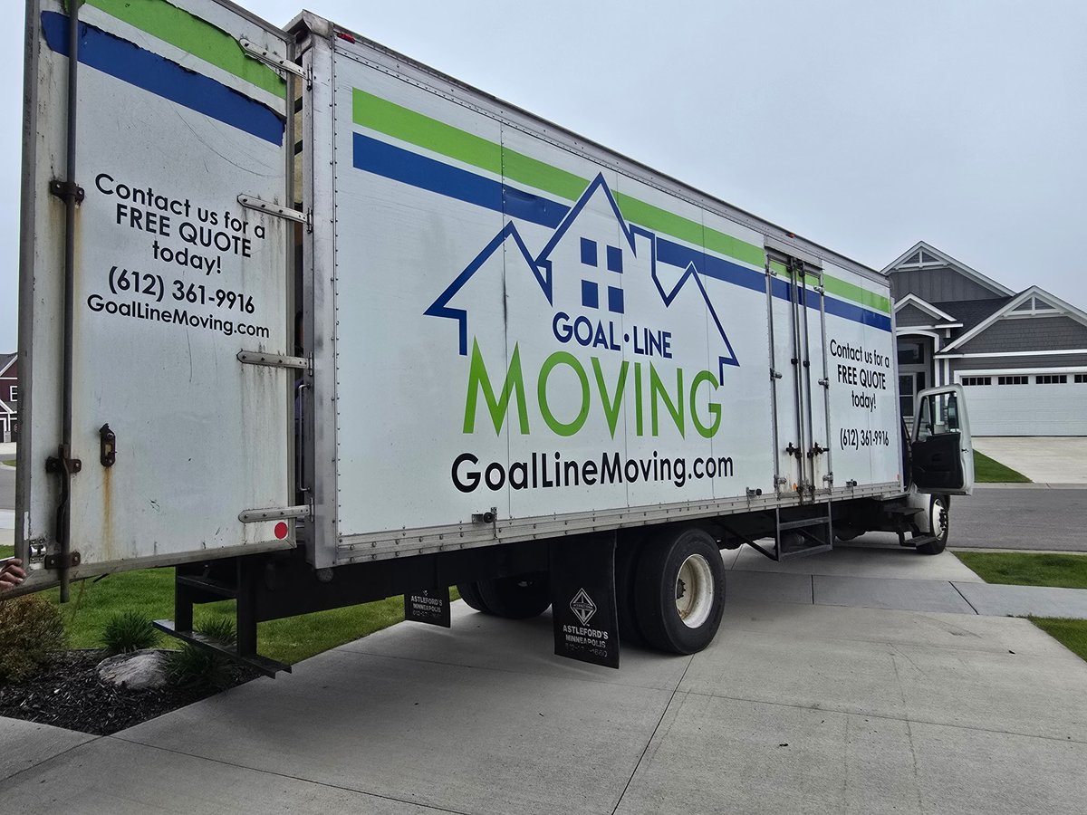 GoalLineMoving's tweet photo. Big truck, zero hassle. ๐โก๏ธ We handle the heavy lifting so you can enjoy your new home.
Get your free estimate today: https://t.co/55hVXV5PeN
#GoalLineMoving #MovingDay #LocalMovers #Relocation https://t.co/1FFHwibWAs