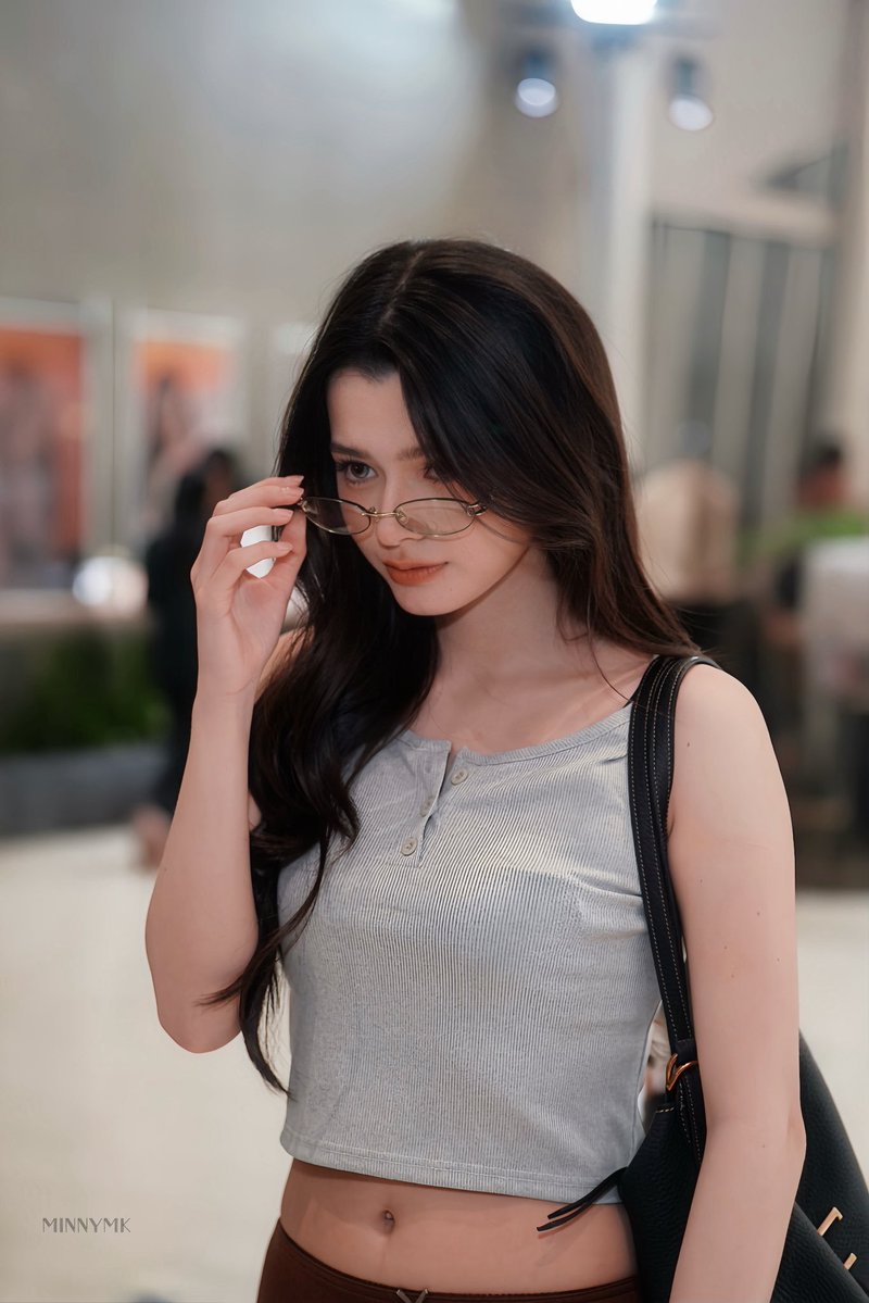 itsbecfreen_'s tweet photo. IM SORRY WHATTTTT???????? 🫪

REBECCA OPPO FIND X10
#OPPOFindX10SeriesTHxBecky
#beckysangels https://t.co/LFkXMtSFzW