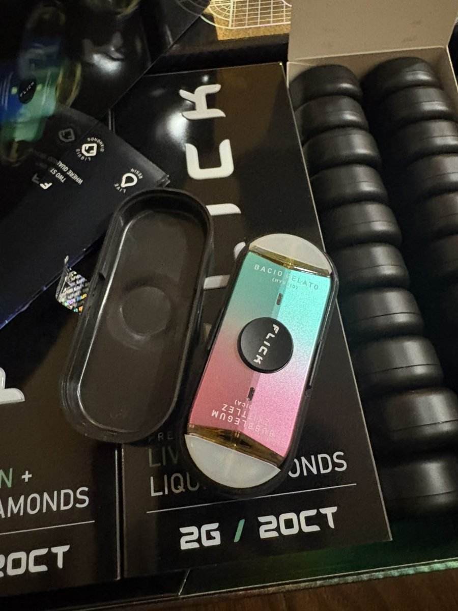 apostletrap's tweet photo. FLICK 2G FIDGET SPINNER DISPO

See https://t.co/WpOeRvpDeg

#yart #carts #dispo https://t.co/25Rxj9vRhQ