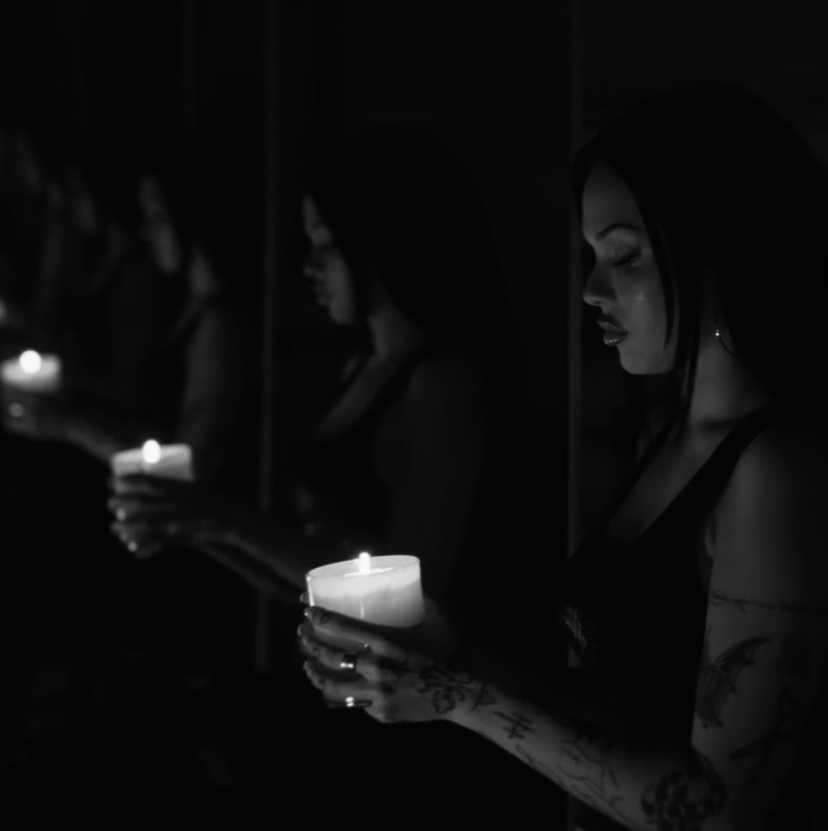 swagdemann's tweet photo. maggie lindemann - twin mirrors (2026) https://t.co/zf2ajCWNTx