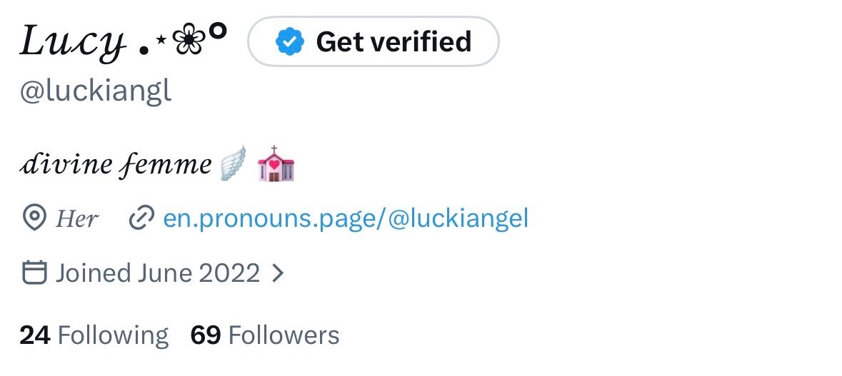 luckiangl's tweet photo. In celebration of 69 followers I will 69 one of my followers

@_MochaJelly hmu ;3 https://t.co/LyCxPaCZO5