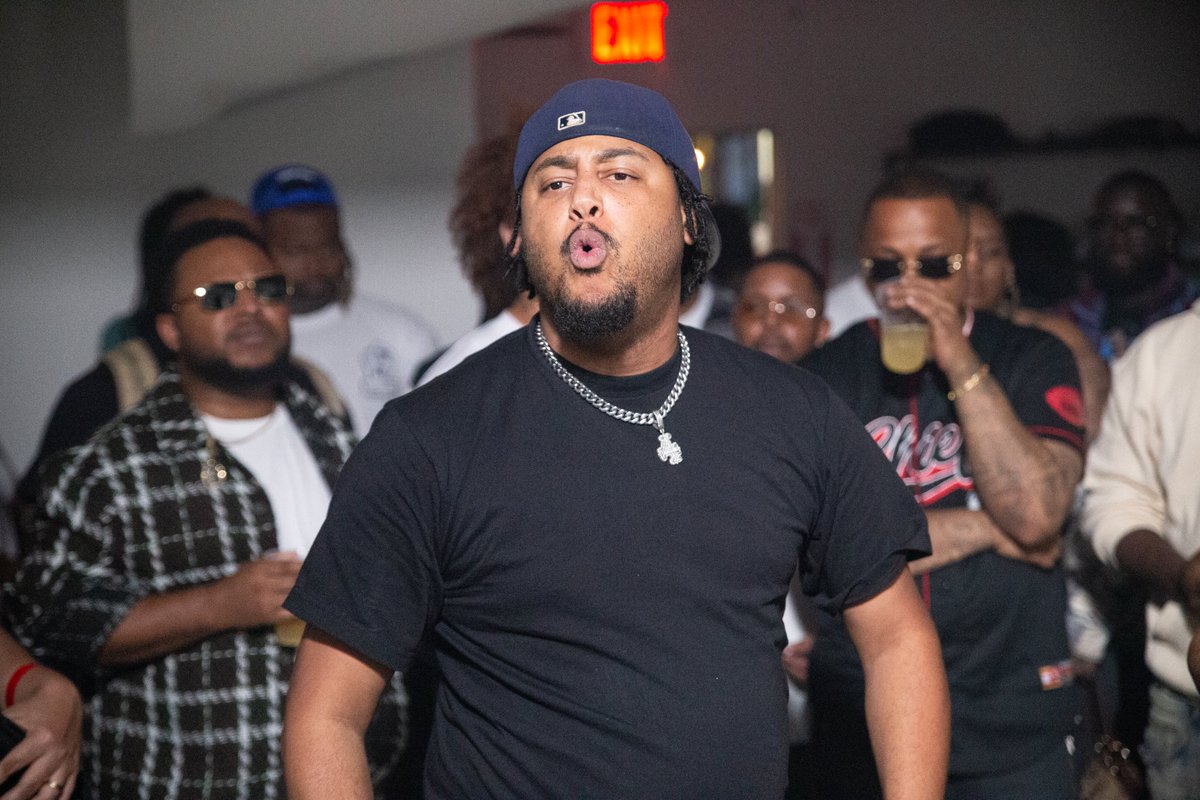 iamHBY's tweet photo. Shout out to @RTWestWorld, they just dropped @tr4_french vs. Luh Tay from their Elimination Chamber tournament, directed by @RuinYourDayNow! Go watch it right now, this was a pretty electric battle in the building!

https://t.co/gAXebAOROy https://t.co/OqPx34iMj0