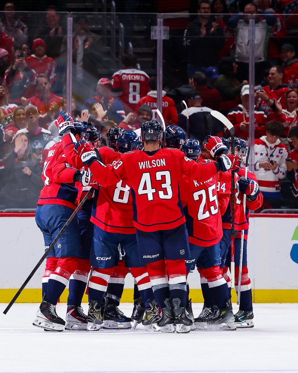 MSE's tweet photo. Raising the GAME. 🏀🏒

@Capitals and @WashWizards brought the action back this month to @CapitalOneArena! https://t.co/qqMIQWTEK3