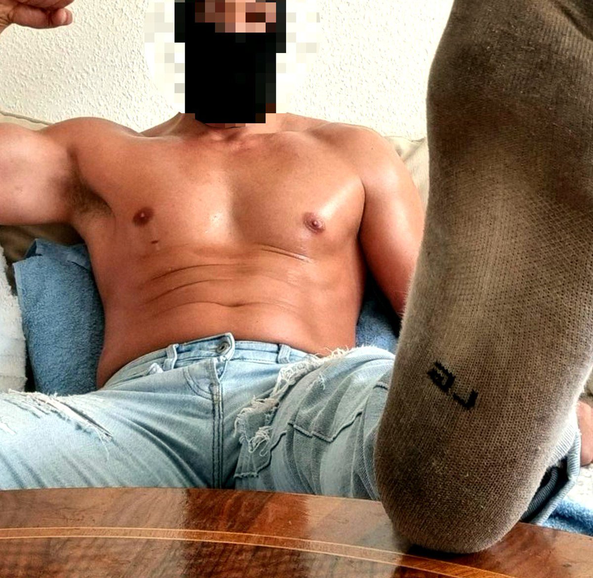 privateacc_vny's tweet photo. can you imagine 😵‍💫

#socks #gay #footfetısh #FootMaster #ALPHA #AlphaMale #armpit #maskedman #masked #fetish https://t.co/GK93dEj5dS