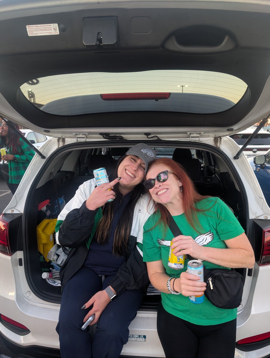 RealCaptain22's tweet photo. A great time as always with some.of my favorite people. And a few people that I haven't seen in far too long! Couldn't tag @JJFree2381 though, so there ya go counselor. 🍻🍻 https://t.co/b2quz5gdiu