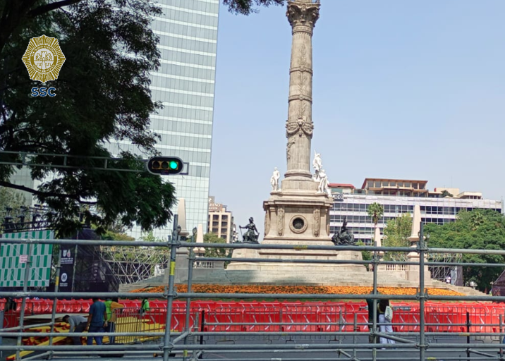 OVIALCDMX's tweet photo. #PrecauciónVial | Por evento mañana 28 de octubre, “Primer Show Run de la Escudería Cadillac @F1 Team” entre la Glorieta del Ángel de la Independencia y la Diana Cazadora, considera cerrada la circulación en ambos sentidos de carriles centrales de Reforma y en sus distintos cruces entre Circuito Interior y Eje 2 Poniente. Consulta aquí #AlternativaVial