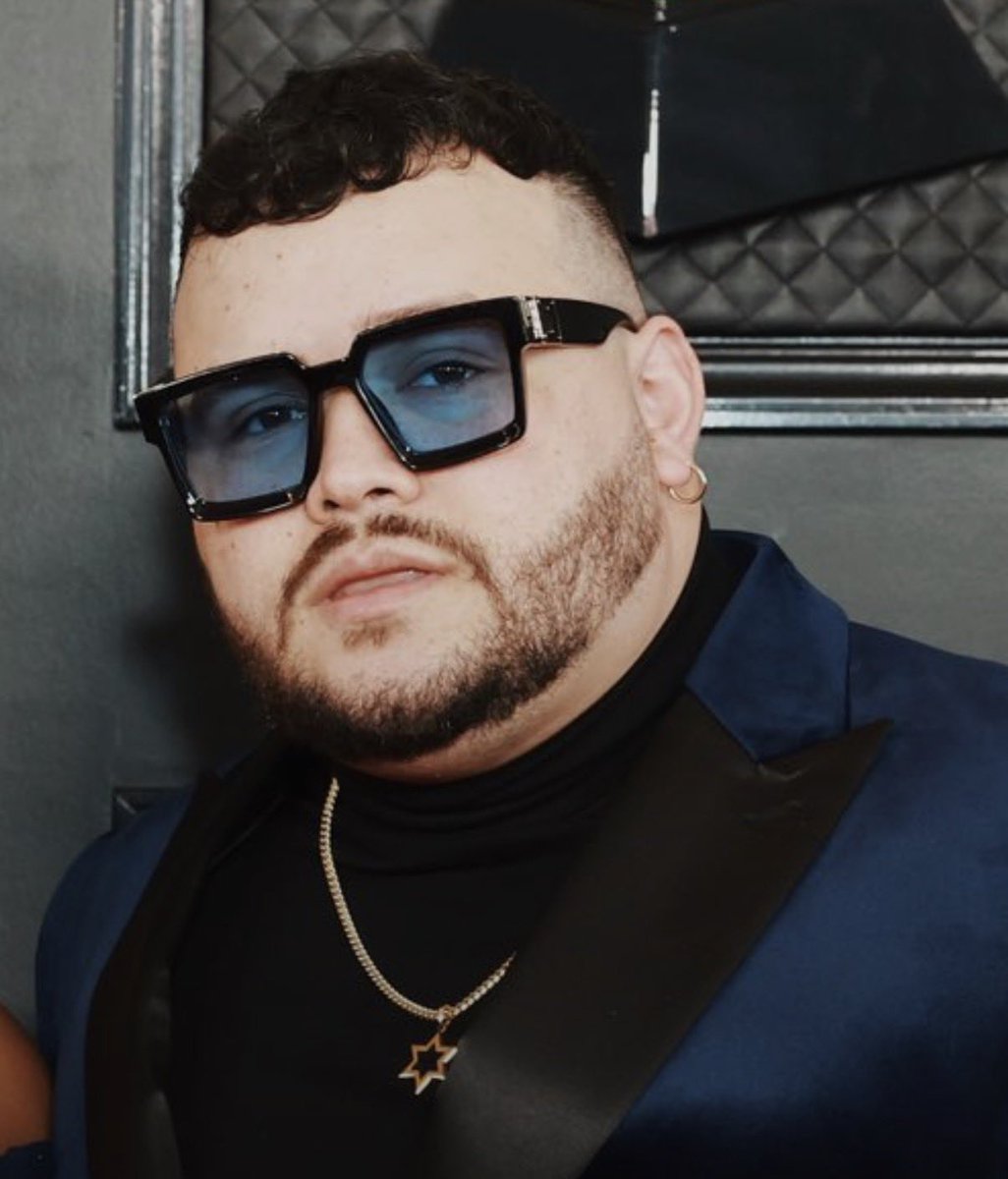 spinboutU_'s tweet photo. Drake should countersue. And people need to know that this guy is a scammer. https://t.co/QJZ8uPEVD8