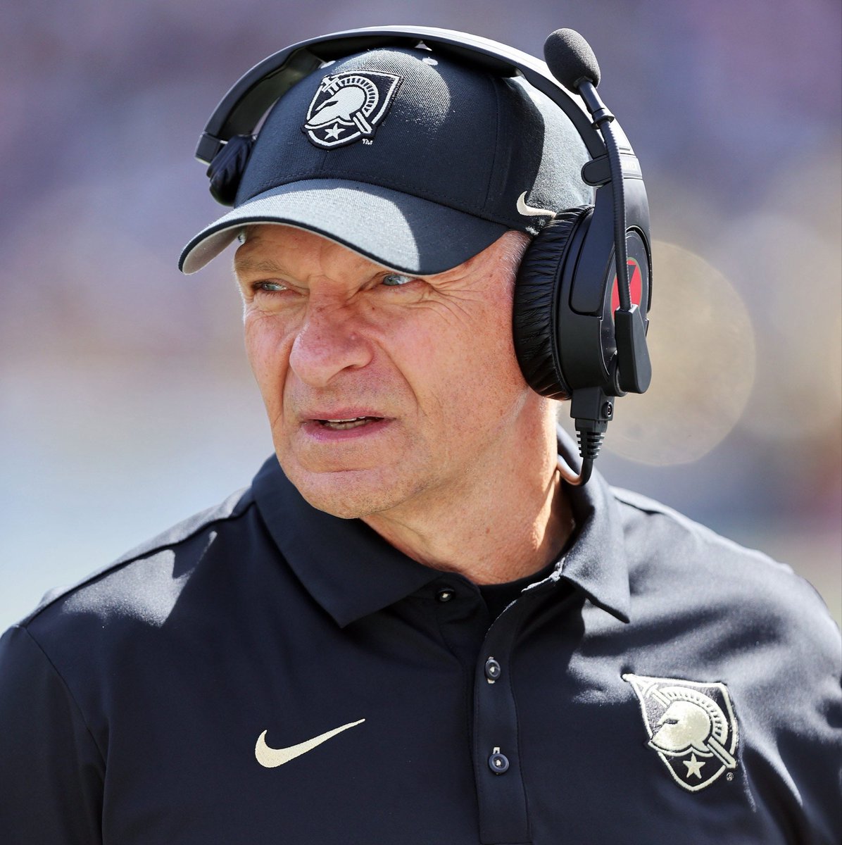 DarrienStarling's tweet photo. It seems like people are sleeping on this Memphis (6-2) vs Army (5-2) game this weekend.

Memphis has stumbled in recent weeks, even in their wins. 

Army is just grinding teams out week after week. Their conference schedule is favorable, so they could end up in the American title game as well but they must win at the weekend.

Both Huff and Monken are aware of what’s on the line on Saturday. This is just as big as the FAU & UNT game.

Another banger in the American Conference.