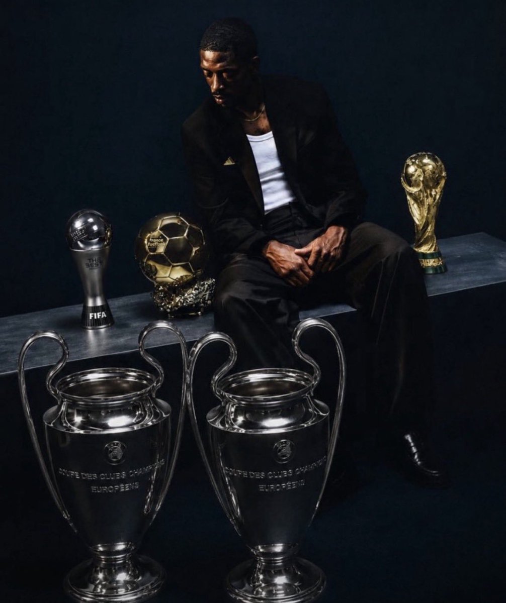 PrinceduParc's tweet photo. « the greatest example of why changing employers can improve your life. »

Ousmane Dembélé : https://t.co/x24cGclyRf