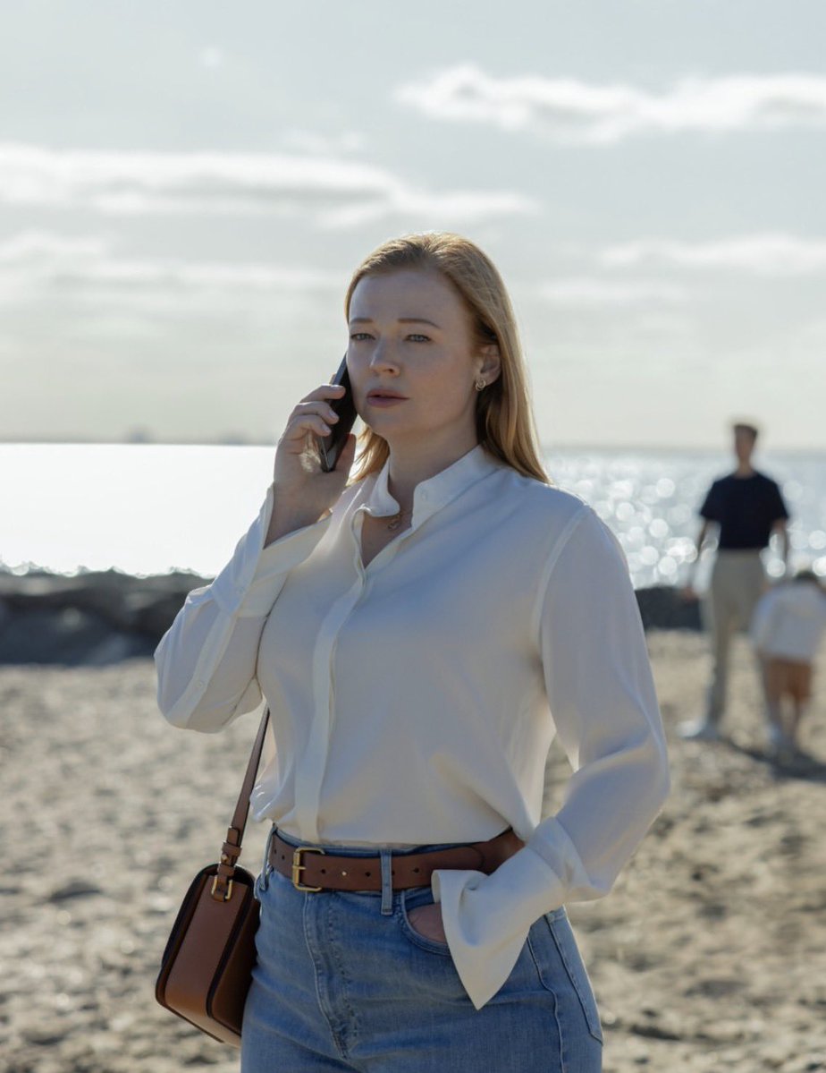 bashtee_1's tweet photo. Sarah Snook is returning to HBO to star in THE BIRDS, a limited series inspired by Alfred Hitchcock’s iconic film and Daphne du Maurier’s original novella. https://t.co/V1BQ1EMjdz