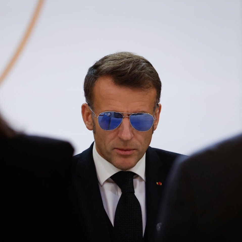 TribunePop23's tweet photo. 📂🇫🇷FLASH INFO - Un amendement du Sénat prévoit jusqu’à 6 mois de prison pour les participants aux "Manifestations interdites" !

Un amendement de la commission des lois du Sénat, daté du 27 octobre, prévoit jusqu’à six mois d’emprisonnement et 7 500 € d’amende pour les manifestants !

Aujourd’hui, ils risquent une contravention de 4e classe en comparaison..

Cet amendement est sans doute la plus lourde atteinte à la liberté de manifester sous la Ve République !