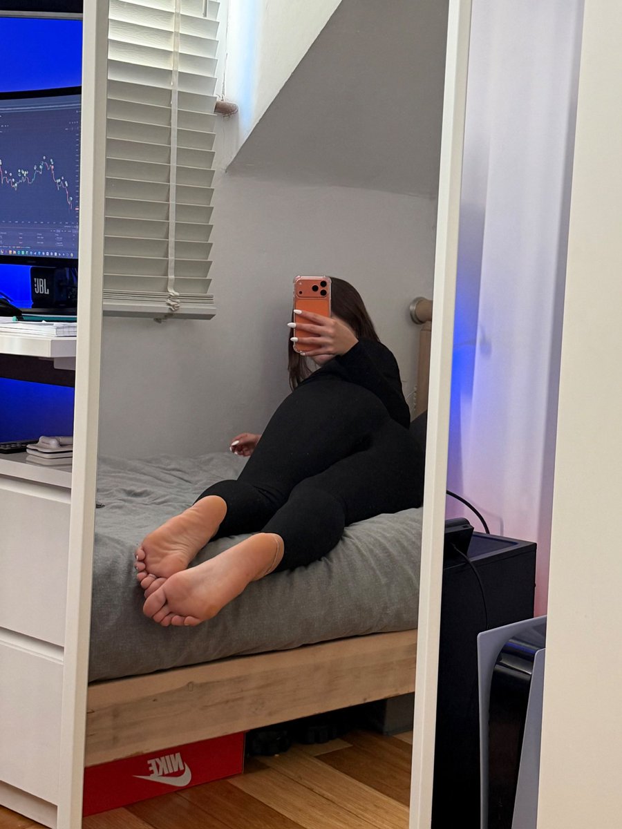 annagoddessx's tweet photo. Mommy issues? https://t.co/xSaqNTbWZW
