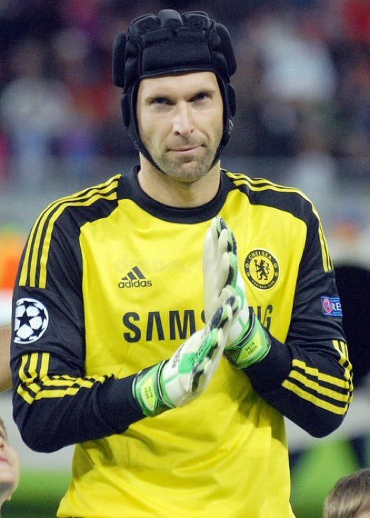 Chelsea_Queenn's tweet photo. Prime for prime, 

Who would you pick as your goalkeeper 

Petr Cech.              Or.       Iker Casillas. https://t.co/AQHpQAGMrK