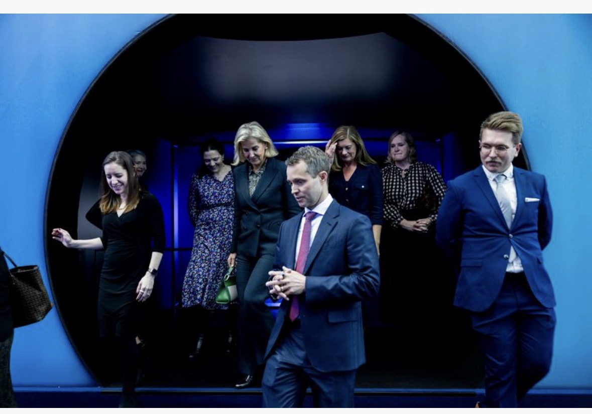 nokia's tweet photo. We were honored to welcome Her Royal Highness Sophie, Duchess of Edinburgh, to Nokia’s headquarters in Espoo, as part of an official visit celebrating the strong ties between the UK and Finland.

Hosted by Nokia President and CEO @justinhotard, the visit included a tour of our Executive Experience Centre. Talent from across Nokia showcased how our technologies, from AI-RAN and public safety to secure connectivity, are bringing AI into the real world and helping create safer, more resilient societies.

@ukinfinland @RoyalFamily 

#AI #Connectivity #Innovation