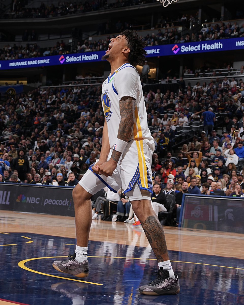 StephenCurry30's tweet photo. First one in the books https://t.co/F4UayNcqAn