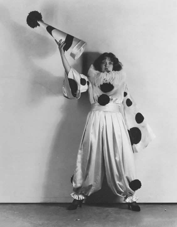 vintageminii's tweet photo. clara bow as pierrot is so adorable https://t.co/er7blAzhEQ