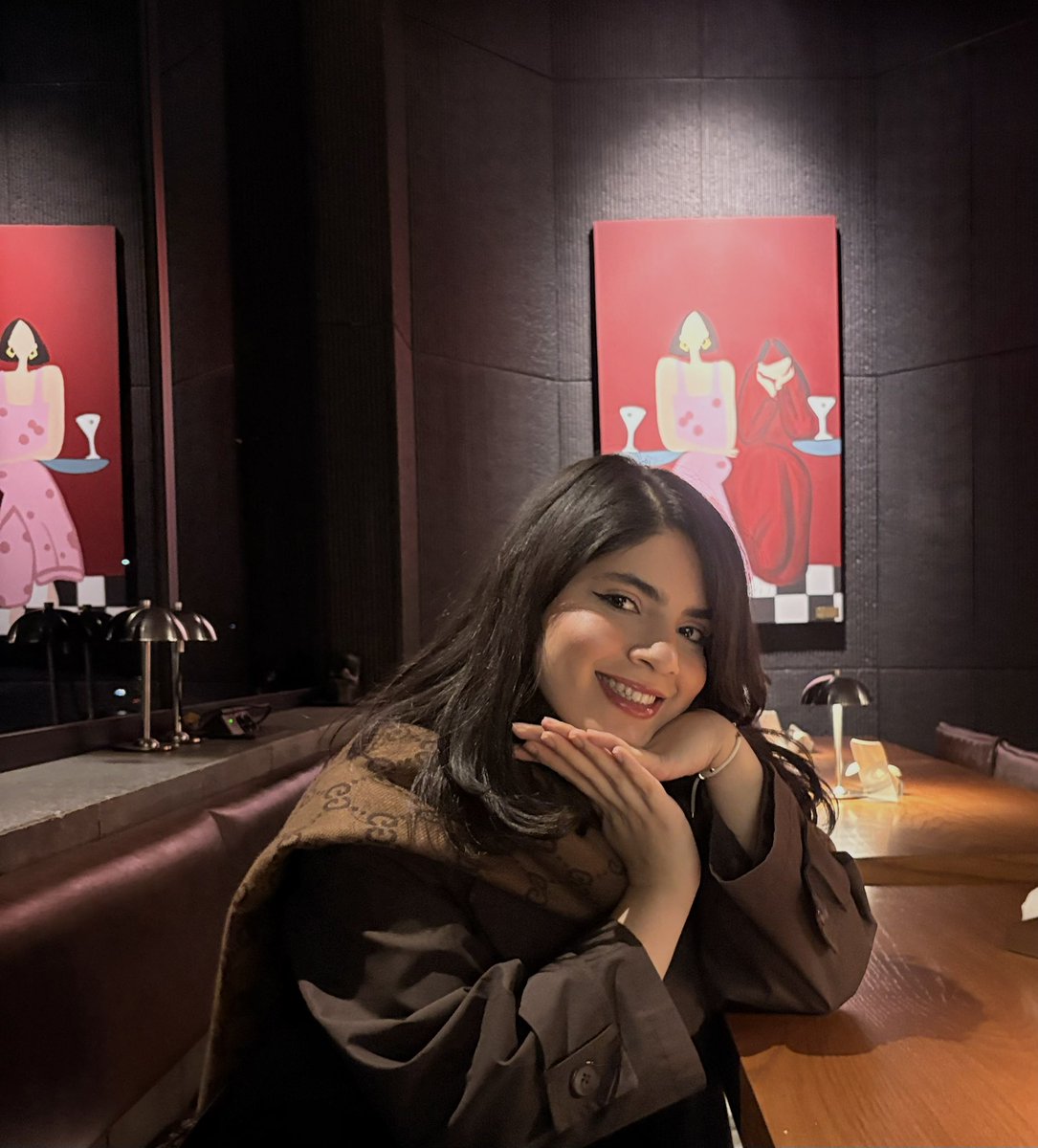 mobinaahsm's tweet photo. Tonight🍸🪭✨ https://t.co/hpZVVX5DlO