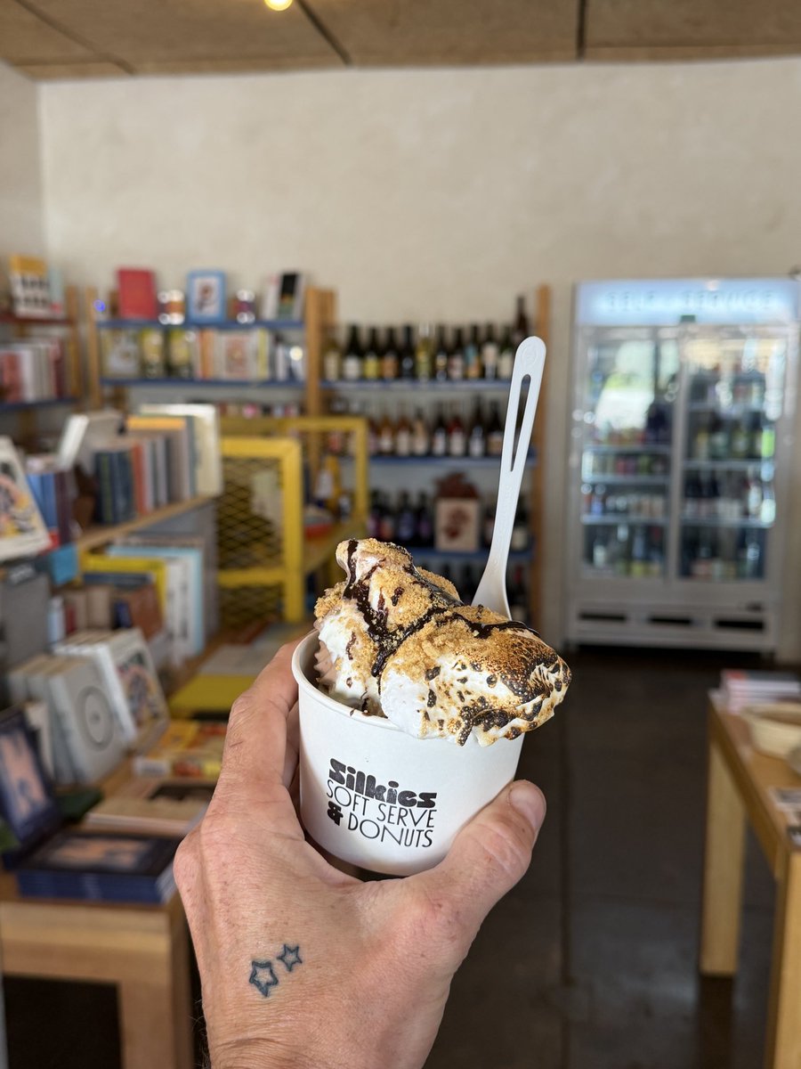 Abelwares's tweet photo. Silkies Ice Cream! Y’all that’s a roasted Mallo. https://t.co/xAlFHY9IzL