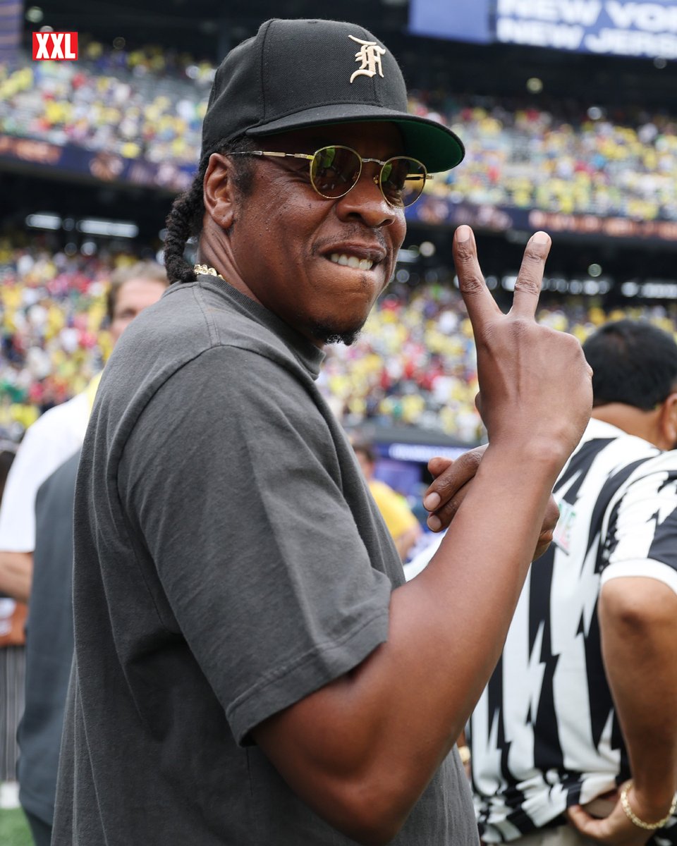 XXL's tweet photo. It's official. Jaÿ-Z will headline Apple Music's halftime show at the 2027 Super Bowl in Los Angeles in February. 

With that in mind, we've come up with a potential show-stopping setlist of Hov hits that would make hip-hop fans' dreams come true.

🎥: Apple Music/YouTube https://t.co/B7u8wWbhr9