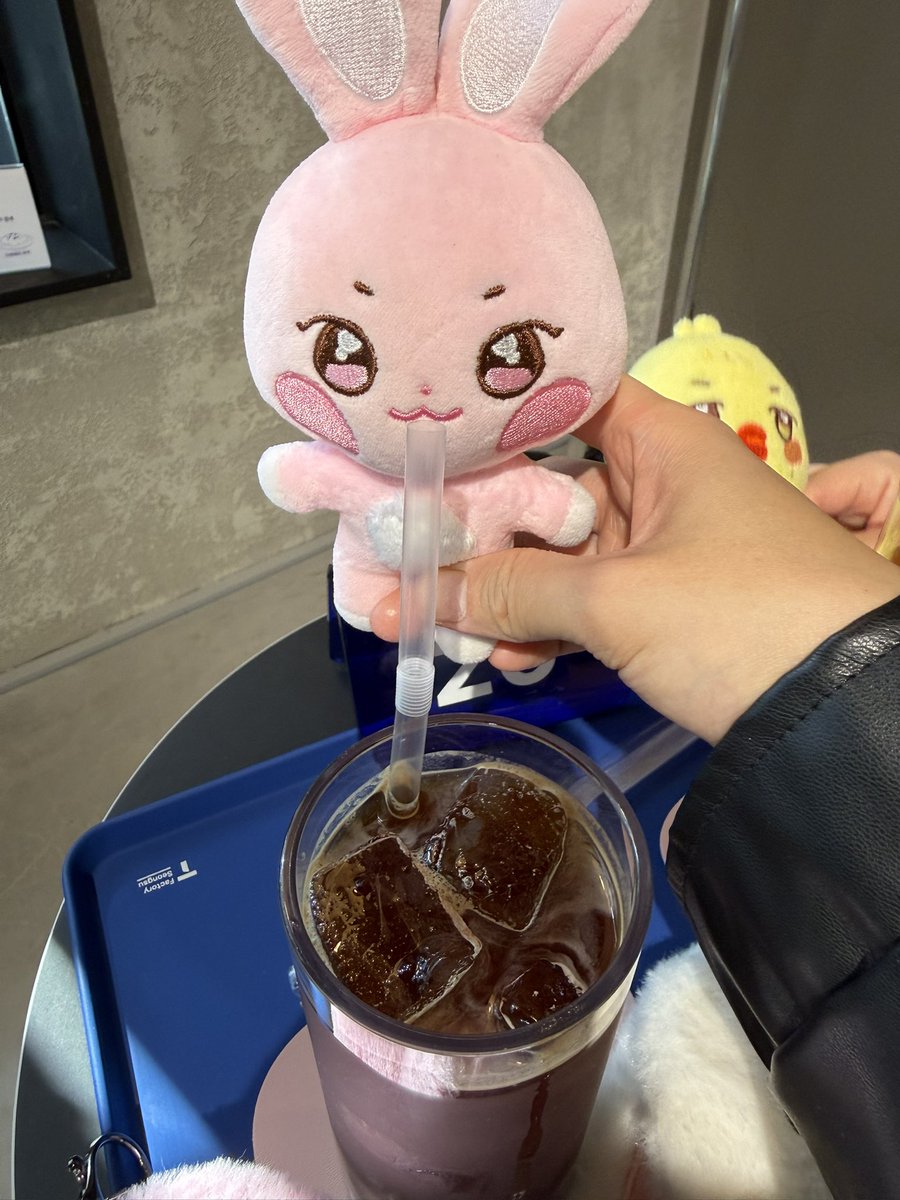 hwa_gi_1024's tweet photo. BAD때 승선한 티니입니다!
나이대는 30대인데
하는행동 말투는 아직 20대입니다..
#에이티니_승선소
#에이티니_트친소 https://t.co/OKTv6Exrcz