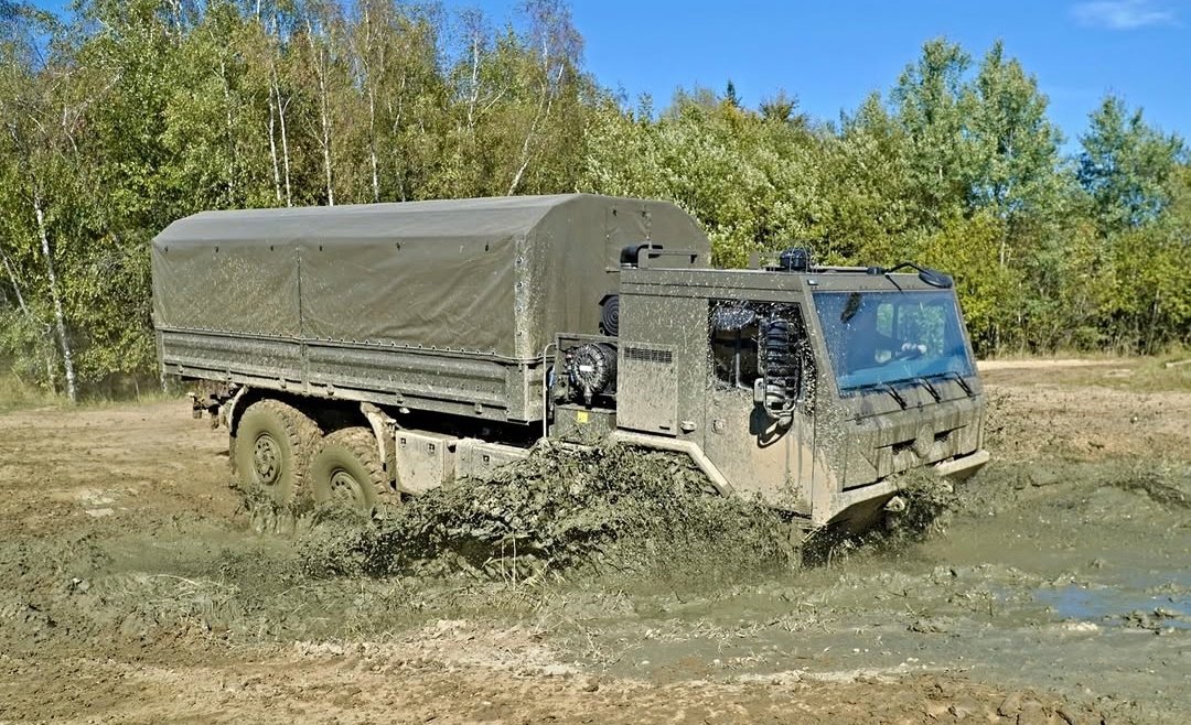 Danny_elMayor's tweet photo. Tatra Trucks, FORCE series (815-7) of 3rd generation 6x6 and 8x8 in their natural environment. https://t.co/Abl0aFoOBH