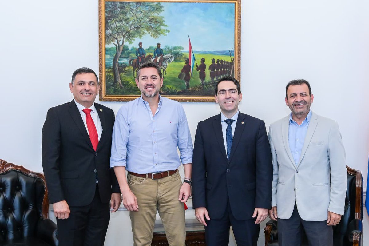 AllianaPedro's tweet photo. Caaguazú tiene grandes desafíos y mucho por delante.

Recibí al gobernador Marcelo Soto y a los diputados Miguel Del Puerto y Édgar Olmedo, con quienes conversamos sobre las prioridades del departamento y la importancia de seguir trabajando juntos.

¡Vamos a seguir impulsando el desarrollo de Caaguazú!