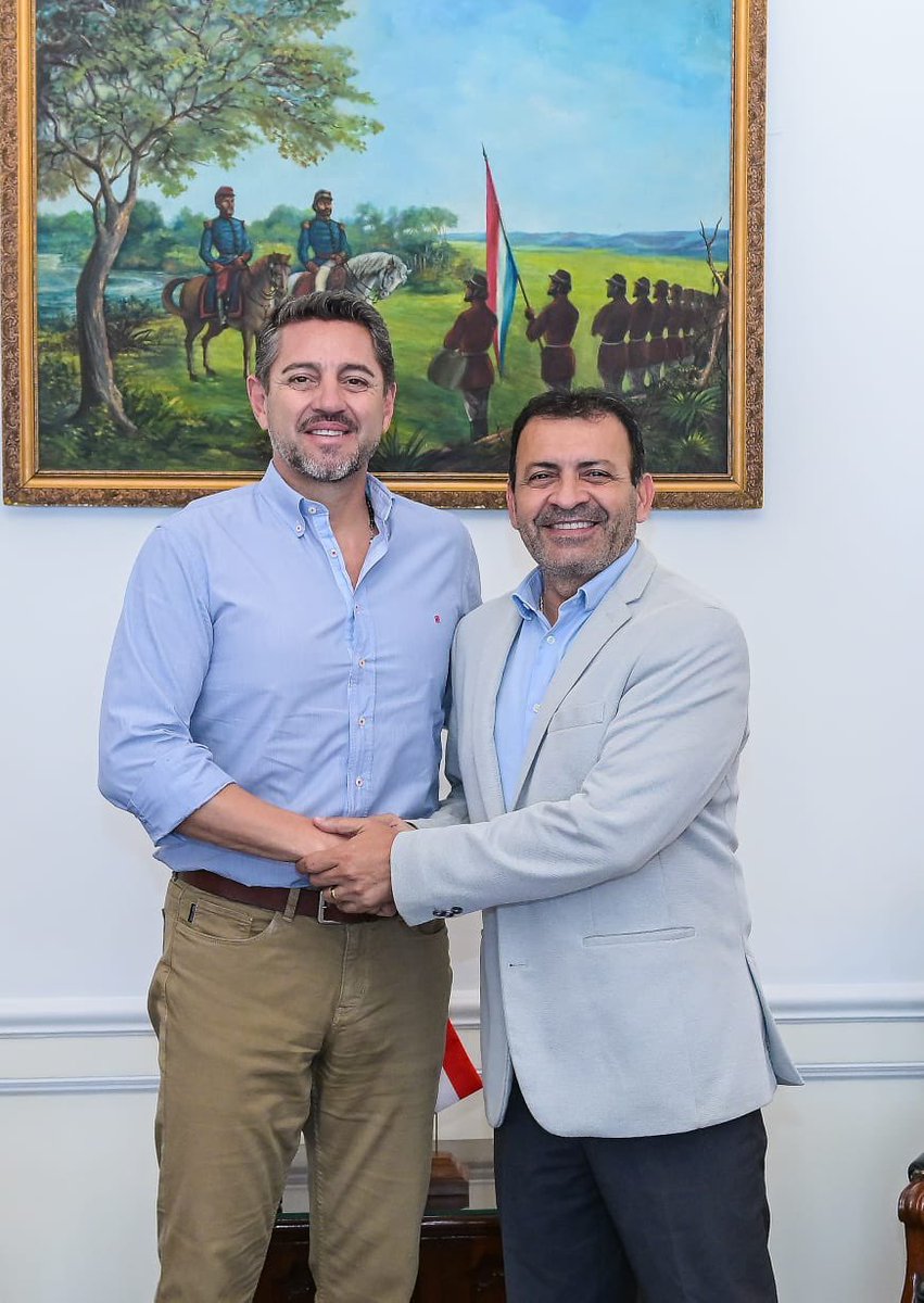 AllianaPedro's tweet photo. Caaguazú tiene grandes desafíos y mucho por delante.

Recibí al gobernador Marcelo Soto y a los diputados Miguel Del Puerto y Édgar Olmedo, con quienes conversamos sobre las prioridades del departamento y la importancia de seguir trabajando juntos.

¡Vamos a seguir impulsando el desarrollo de Caaguazú!