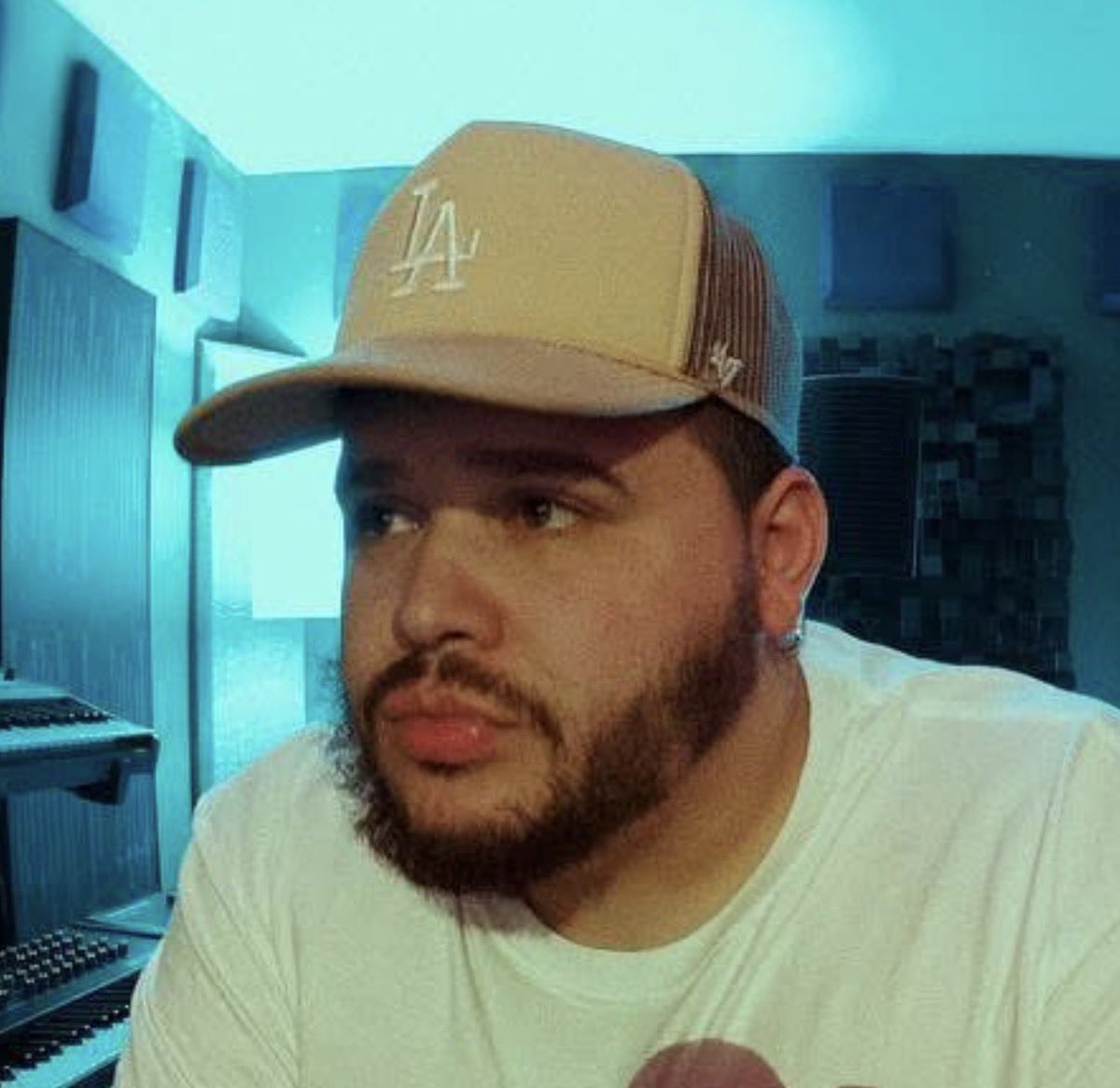 MidgetToast's tweet photo. @ComplexMusic @JayROB583274 And of course the loser who tried suing him is an La native😭 https://t.co/gVh3Tgbl1v
