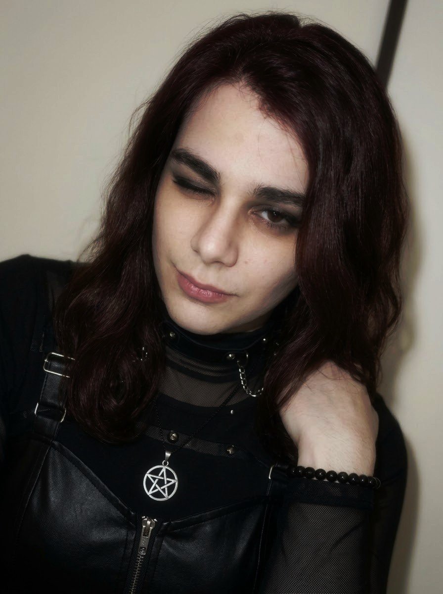 miomeowiz's tweet photo. Face reveal
Goonable or not @grok 😂
Tags: #Selfie #Face #Goth #Wataa https://t.co/lzI8izoORQ