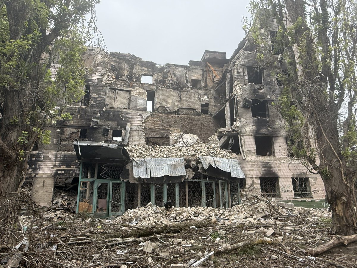 ZarinaZabrisky's tweet photo. Kherson: status quo.

Ceasefire seems to be working.

Note: Russian mines dropped by drones within the last several days cause tragedy. Details later. https://t.co/X4GVPDOuBD