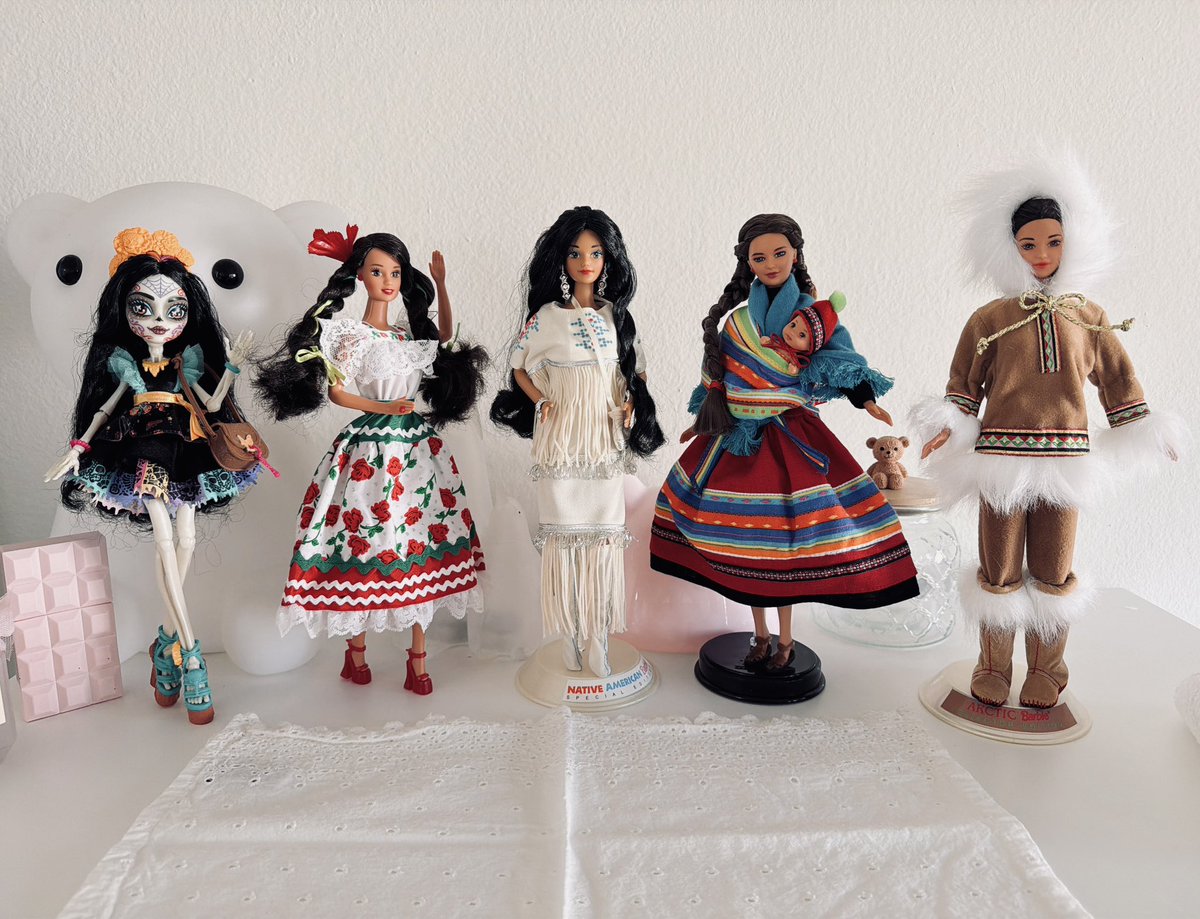 cinnamon_grl__'s tweet photo. Some of my native dolls https://t.co/SpG1vcd74r