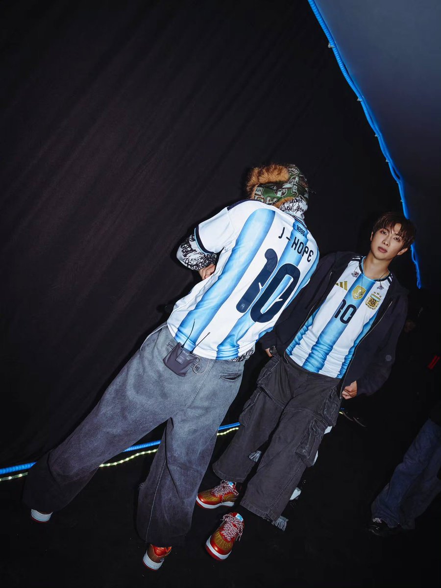 winnttaebear's tweet photo. NAMJOON AND J-HOPE https://t.co/bI1BShphUN