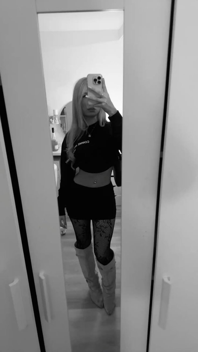 SagaHedlund's tweet photo. Ser jag ut som en duktig flicka? 🤭 https://t.co/fbFg1YIp4N