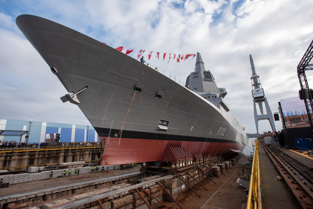 Armada_esp's tweet photo. 💯Día histórico para el futuro de la Armada.

🎖Hoy se ha botado la fragata F112 'Roger de Lauria'.

⚓️Un nuevo hito de la clase F110 y la industria de Defensa nacional @NavantiaOficial . https://t.co/VwzKhN4TJQ