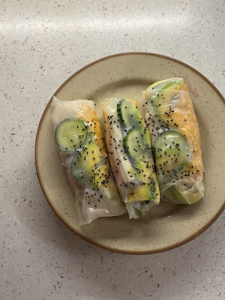 yyillys's tweet photo. I need to buy some rice paper and try this https://t.co/XATIC6wsMd