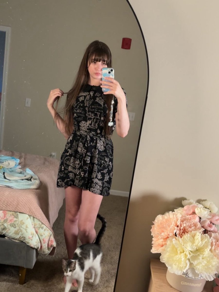 madison2lana's tweet photo. Do you think I look like a girl? Be honest with me I’m trans 🏳️‍⚧️💕 https://t.co/LTlRDaCCdI