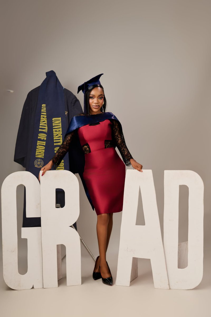 Nifemi_aji's tweet photo. Graduado🎓❤️
Did a thing 🎉🥳 https://t.co/6TYBn74t9v