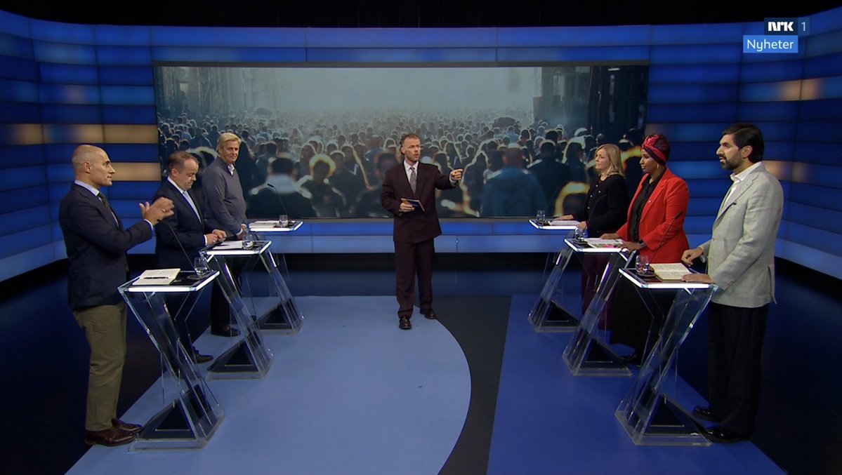 norwegianesc's tweet photo. De samme spørsmålene. De samme svarene. De samme innrømmelsene. År etter år. "Vi har ikke gjort nok. Vi må ta grep" Så ta de fordømte grepene da. Ordene går på repeat, mens handlingen uteblir. Norsk politikk er en endeløs reprise av folk som lover å rydde opp i eget rot. Dørgende kjedelig. Utrolig slitsomt!