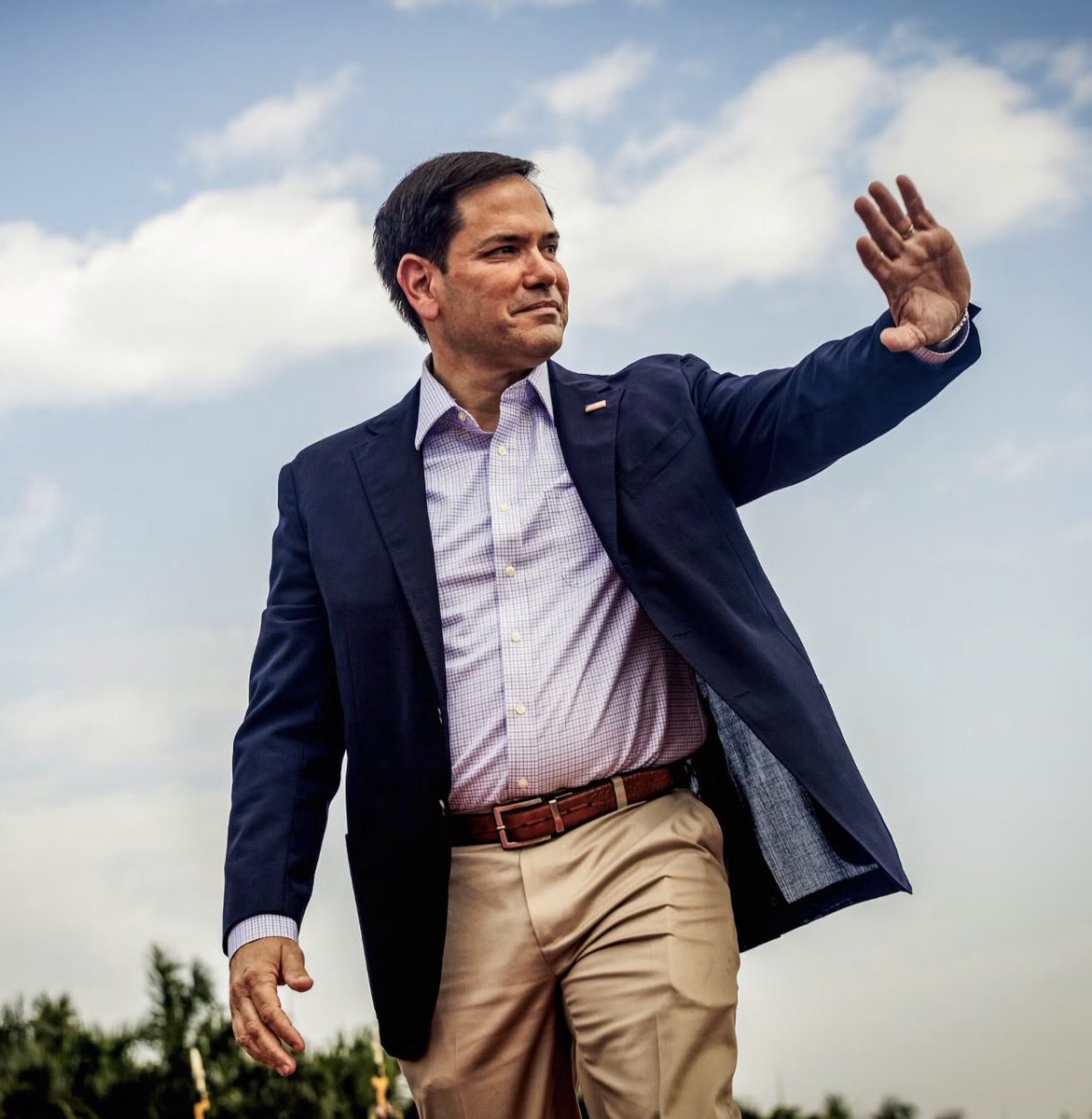 MAGAVoice's tweet photo. 🚨 JUST ANNOUNCED: Secretary Marco Rubio is THE Mastermind behind getting Flavio Bolsonaro out of Brazil and SAFE

America STANDS with Brazil 🙏 https://t.co/wbxOXIr58d