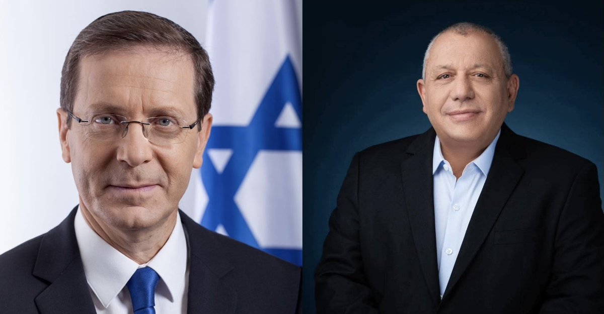 kadriyesahin_'s tweet photo. #İsrail Kanal 12:
Seçimlerden gelen ilk sonuçlar, Cumhurbaşkanı Isaac #Herzog'un hükümet kurma görevini Gadi #Eisenkot'a vereceğini gösteriyor. https://t.co/Ygy3bfWXYo