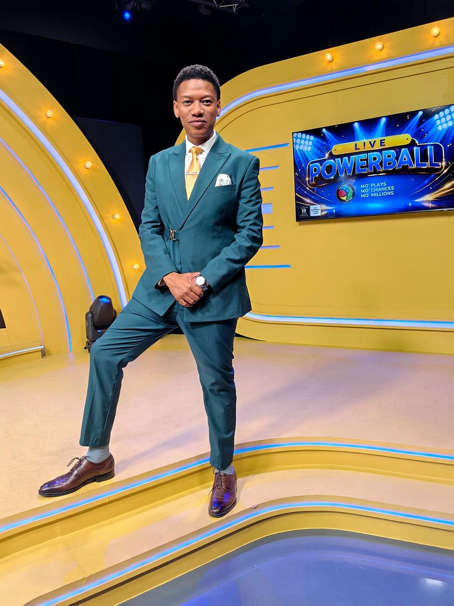 ProVerbMusic's tweet photo. Tonight, we had a specialist in making headlines helping us make the moment! 

An absolute pleasure welcoming Ashla Mogane, multi-award-winning PR specialist at Flow Communications, to the #PowerBall stage.

@za_lottery
@Sizekhaya_RF https://t.co/wqrfhvQm9v